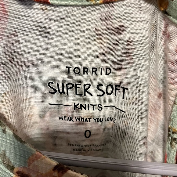 Torrid size 0 super soft floral print tank teal - Picture 4 of 4